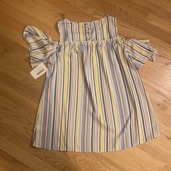 NWT Andrée by Unit multicolored cold shoulder top in medium - Picture 3 of 4